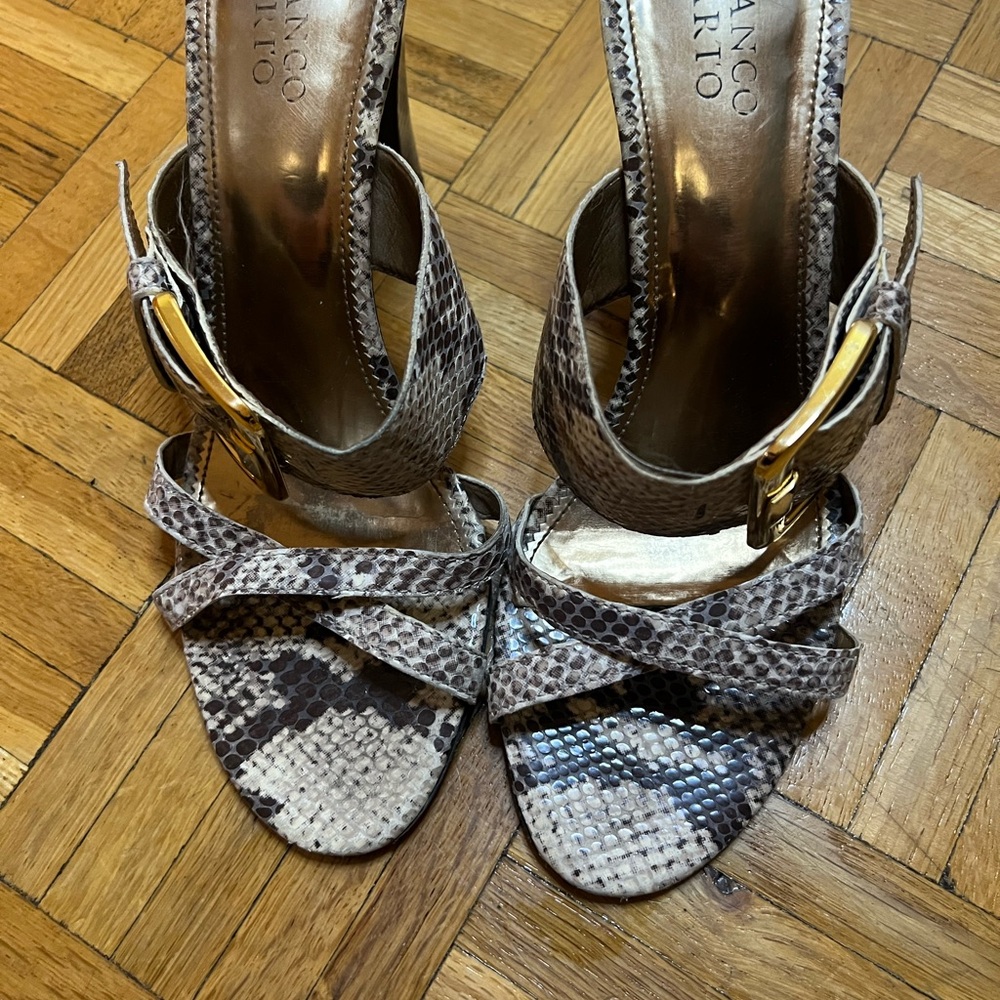 Snakeskin open toe 8M Slip On Slippers leather Pre loved good condition.